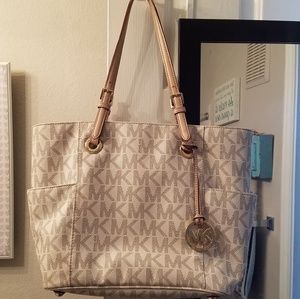Michael Kors purse